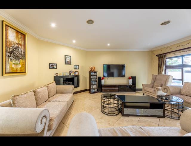5 BEDROOM HOUSE FOR SALE IN BROADACRES